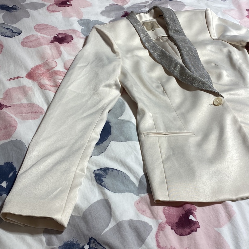 Guess Cream Blazer with Silver Sparkles & Shoulder Pads Size 8 - Picture 2 of 11
